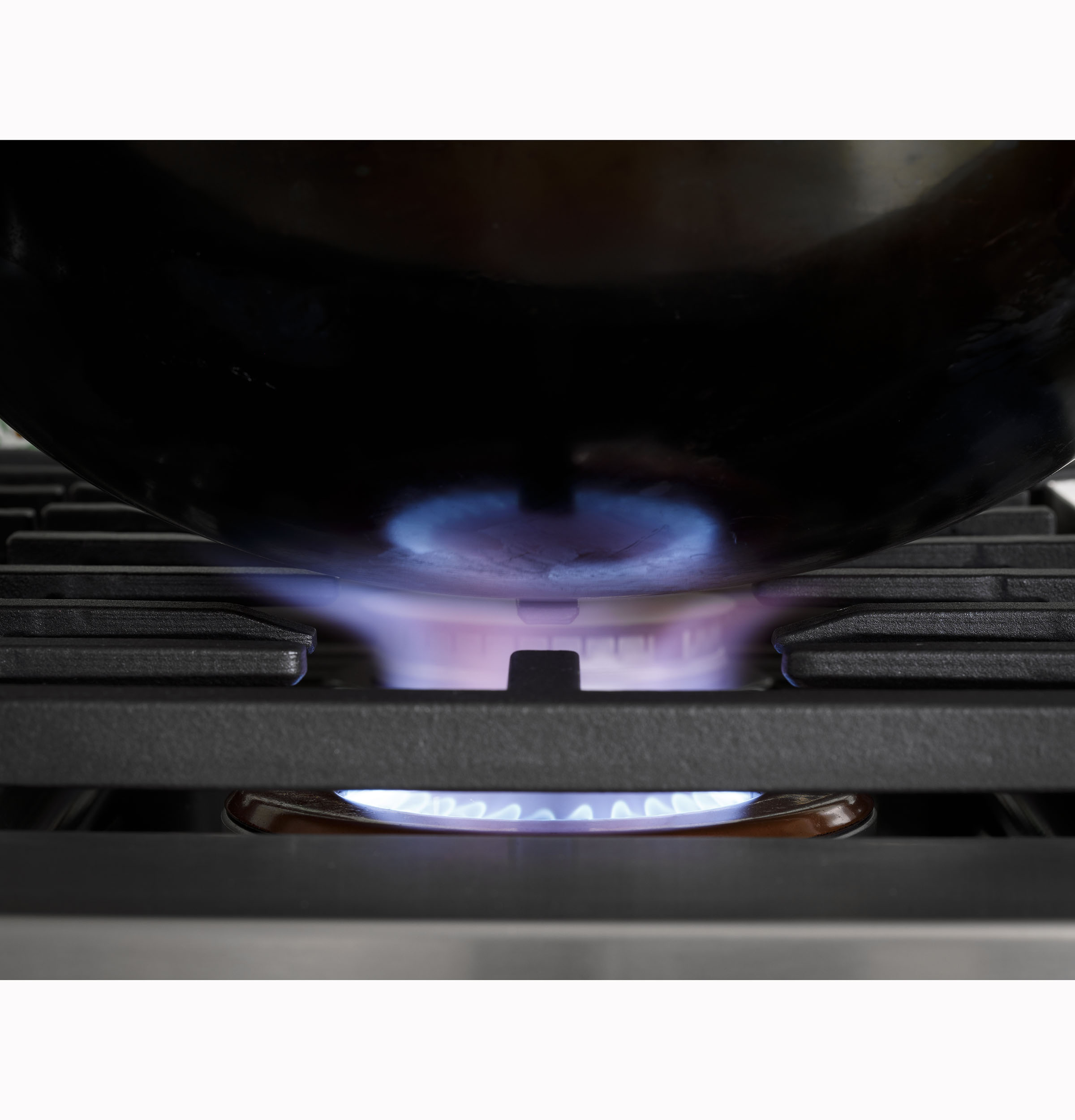 CAFÉ™ 48" Commercial-Style Gas Rangetop with 6 Burners and Integrated Griddle (Natural Gas) view 18