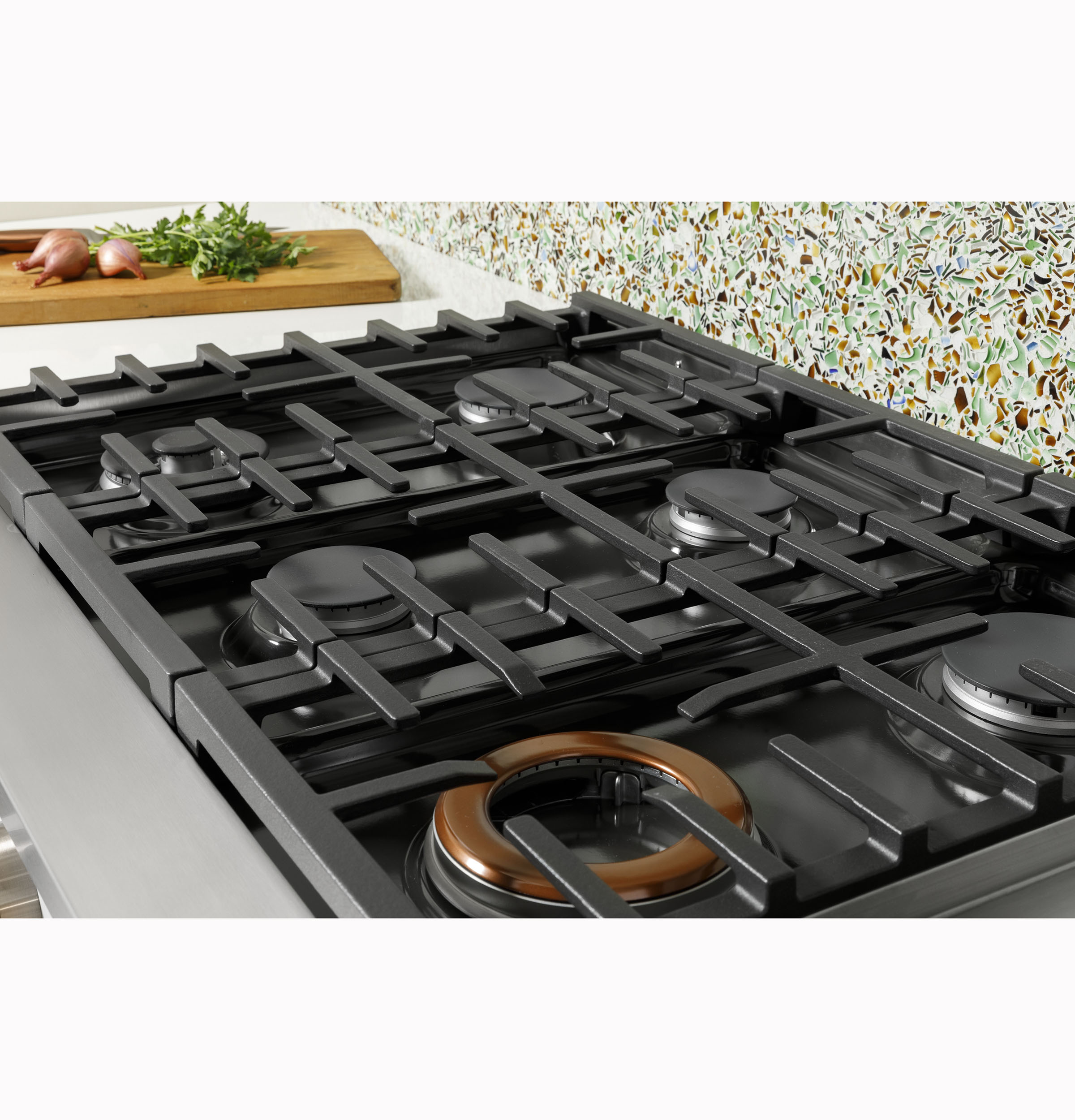 CAFÉ™ 48" Commercial-Style Gas Rangetop with 6 Burners and Integrated Griddle (Natural Gas) view 7