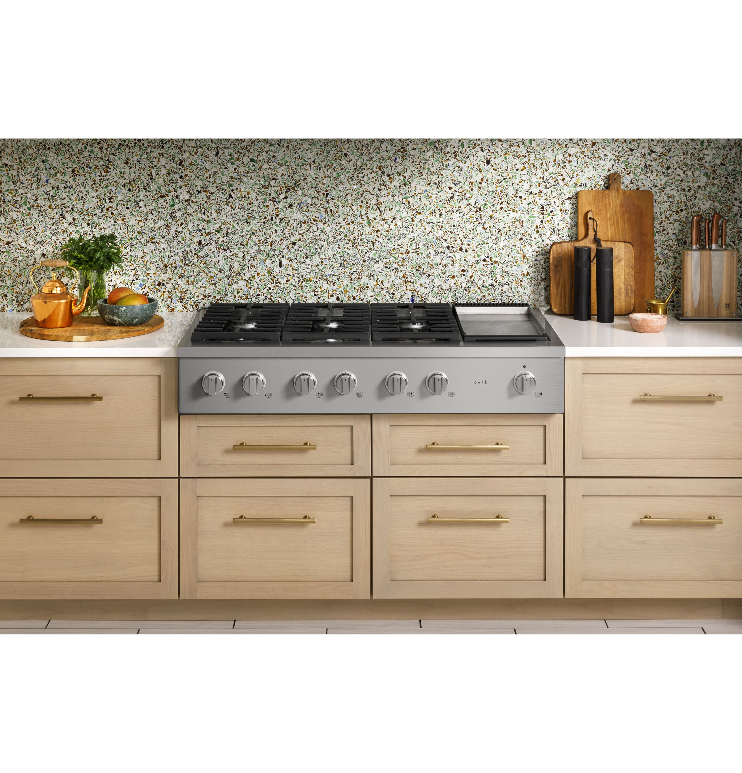 CAFÉ™ 48" Commercial-Style Gas Rangetop with 6 Burners and Integrated Griddle (Natural Gas) view 36
