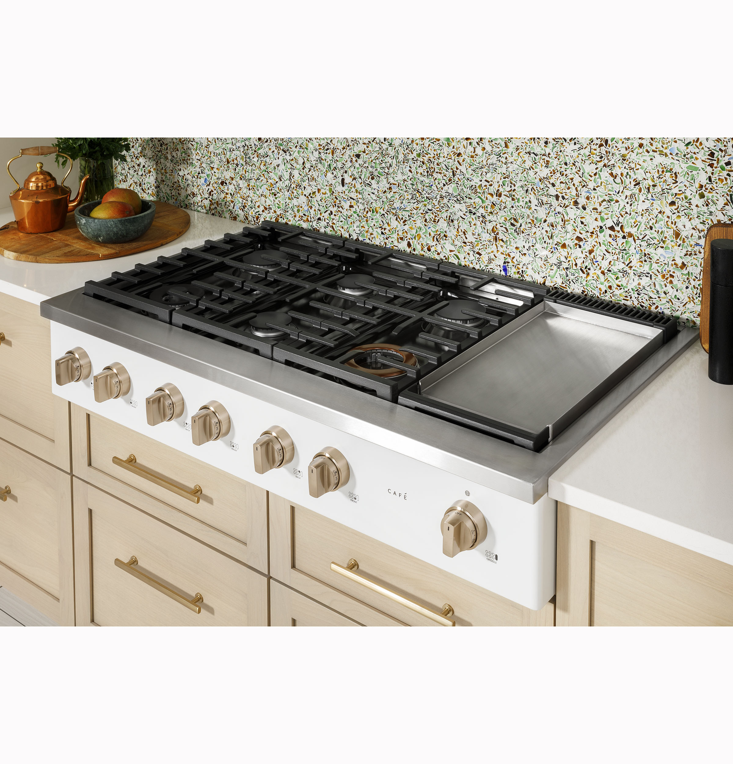 48" Commercial-style Gas Rangetop With 6 Burners And Integrated Griddle (natural Gas) CGU486P3TD1