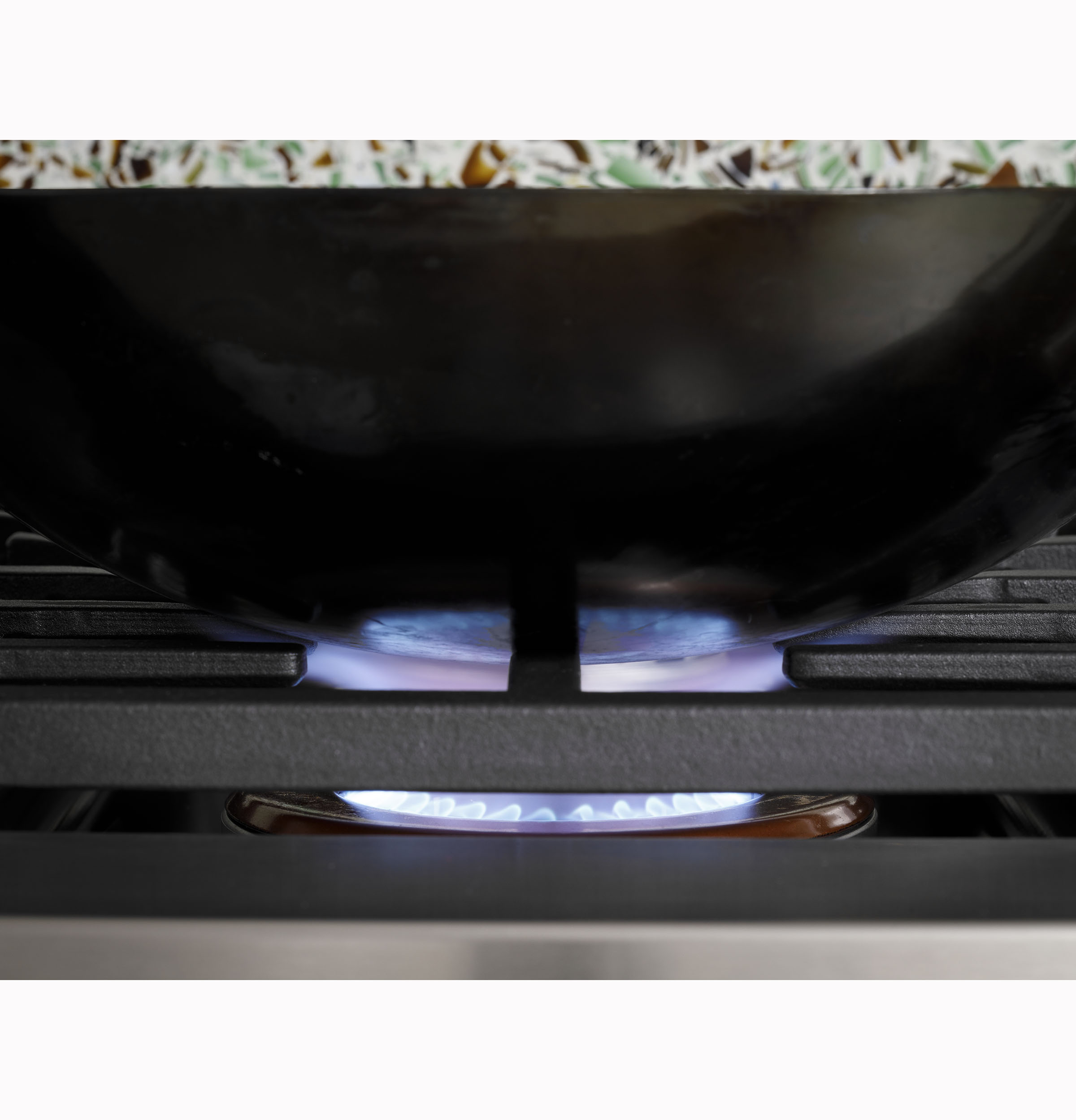 48" Commercial-style Gas Rangetop With 6 Burners And Integrated Griddle (natural Gas) CGU486P3TD1