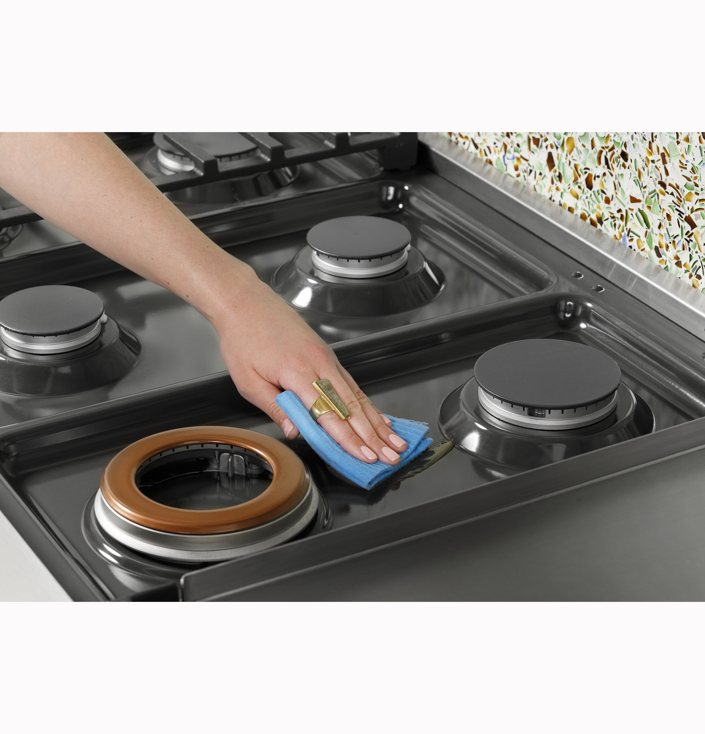 48" Commercial-style Gas Rangetop With 6 Burners And Integrated Griddle (natural Gas) CGU486P3TD1