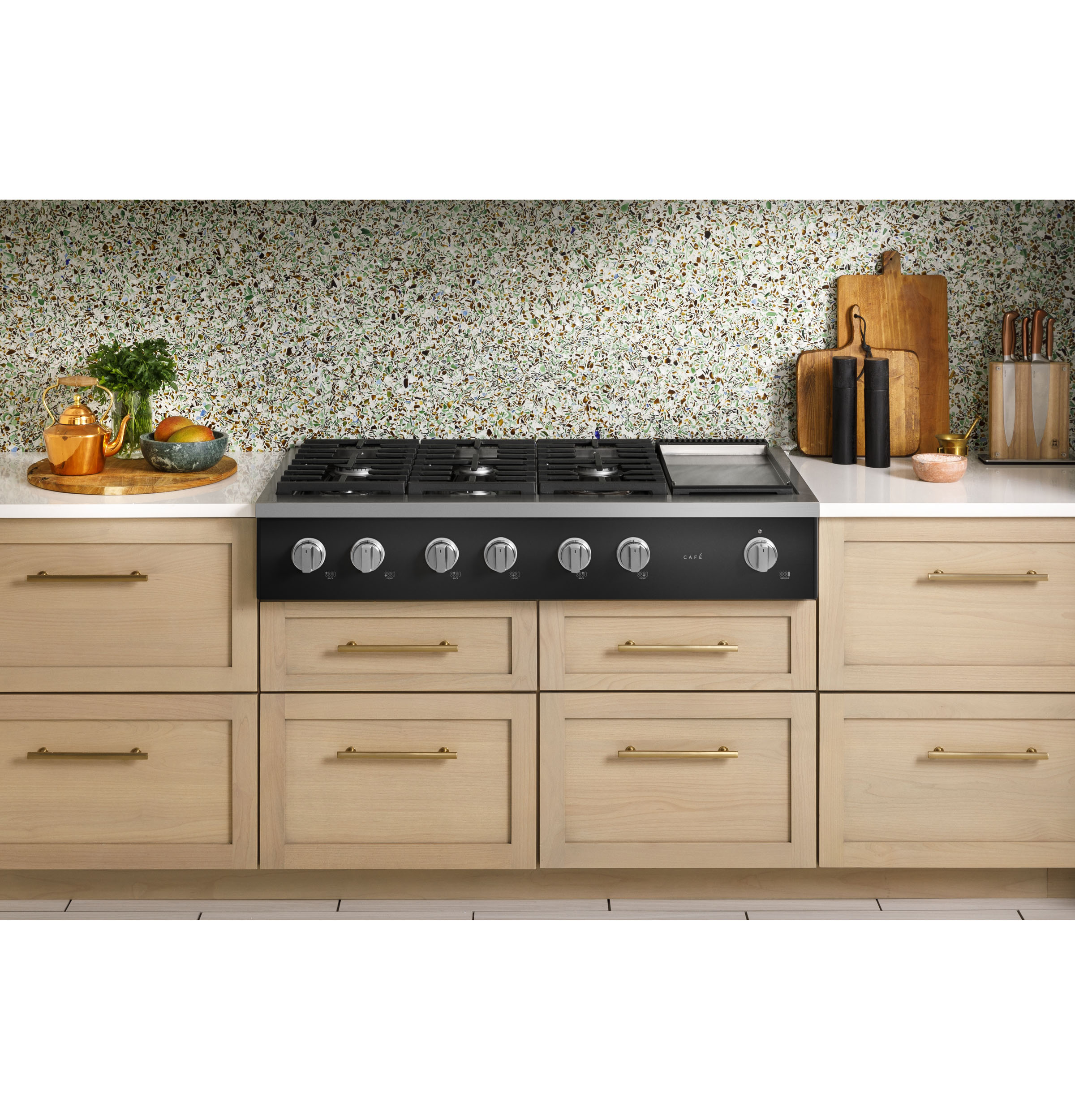 48" Commercial-style Gas Rangetop With 6 Burners And Integrated Griddle (natural Gas) CGU486P3TD1