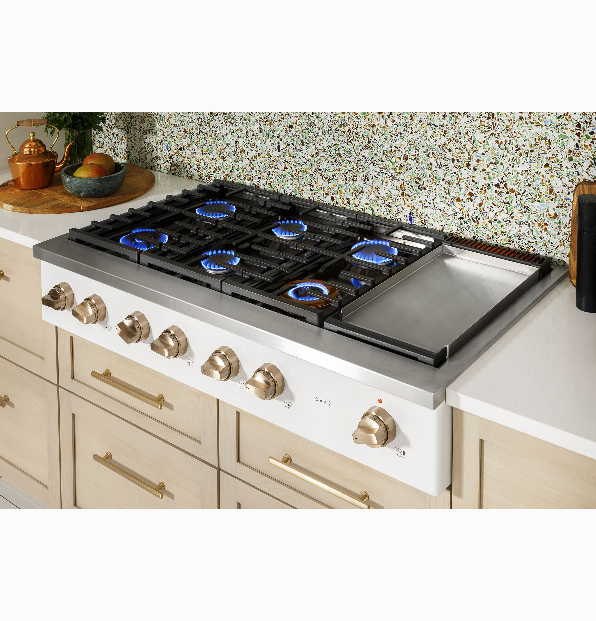 CAFÉ™ 48" Commercial-Style Gas Rangetop with 6 Burners and Integrated Griddle (Natural Gas) view 24