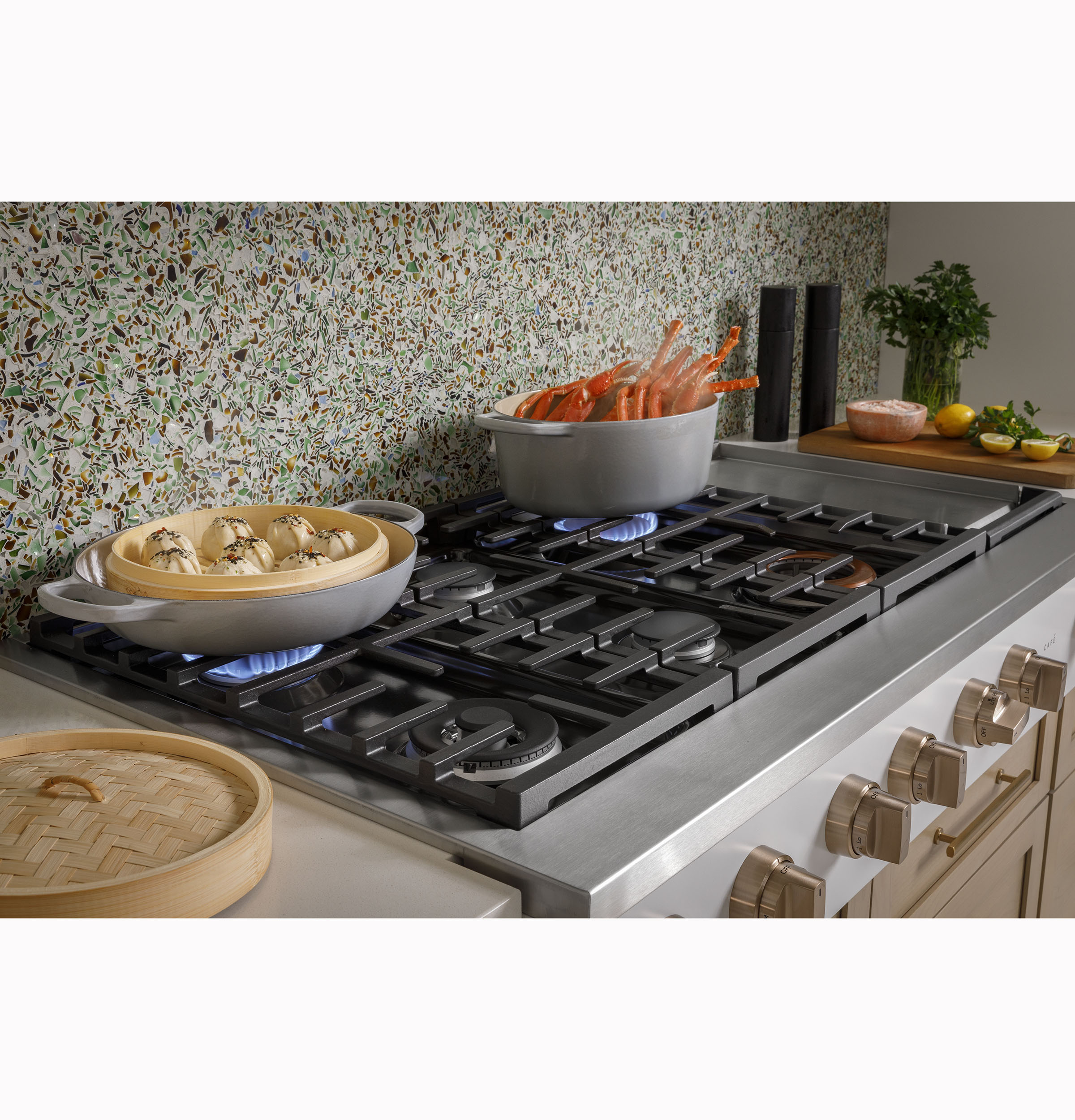 CAFÉ™ 48" Commercial-Style Gas Rangetop with 6 Burners and Integrated Griddle (Natural Gas) view 35