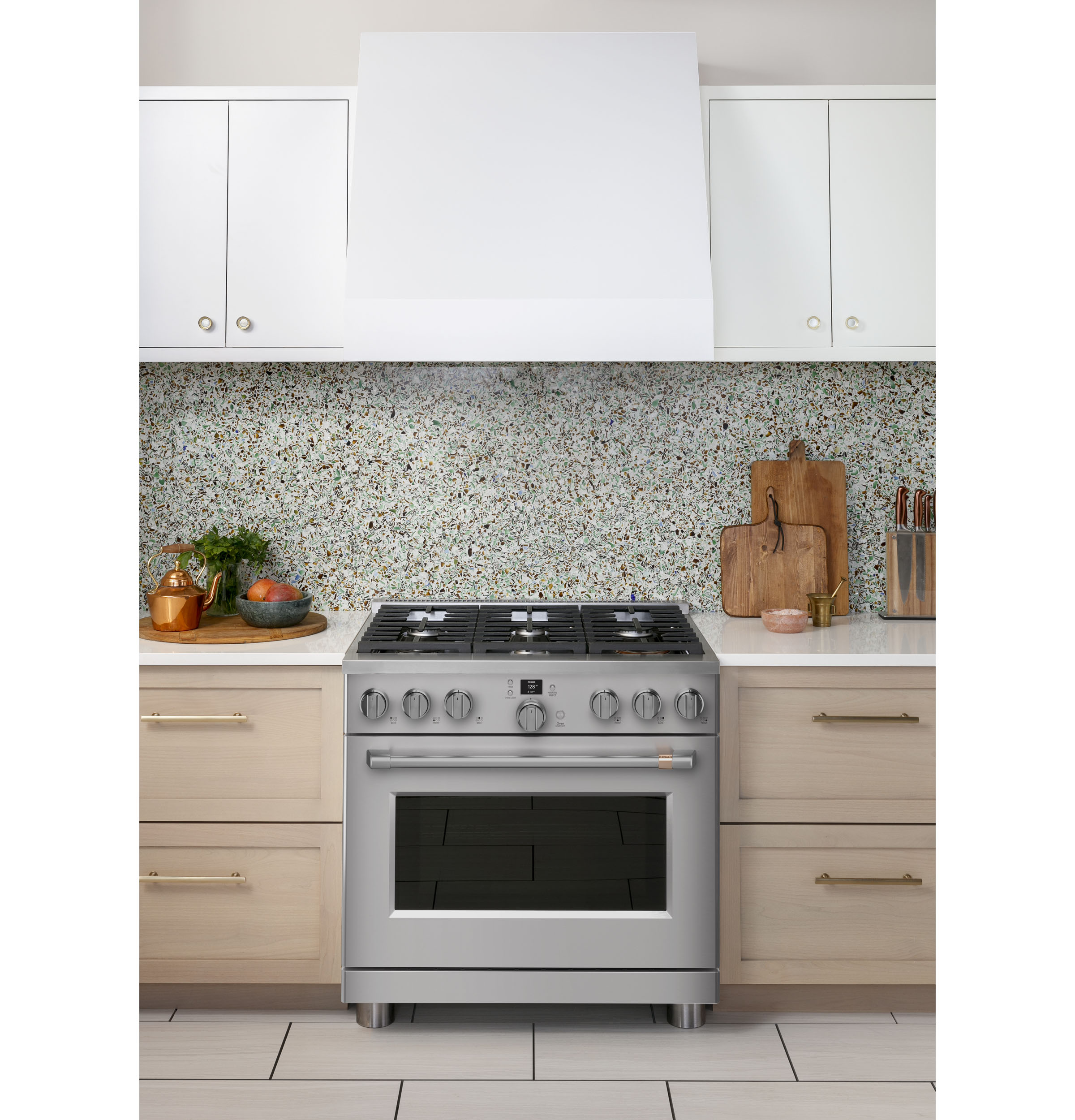 CAFÉ™ 36" Smart All-Gas Commercial-Style Range with 6 Burners (Natural Gas) view 6