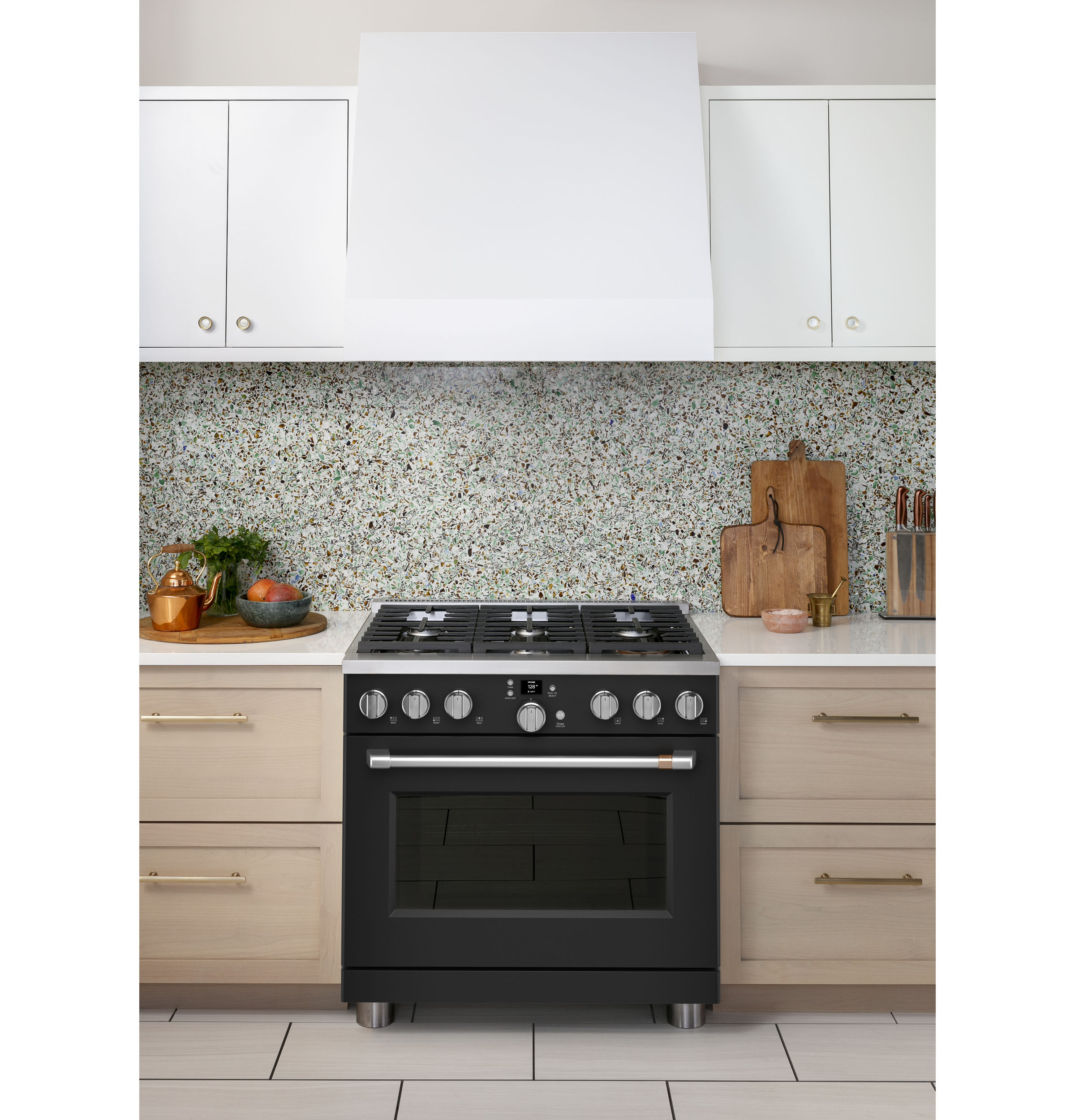 CAFÉ™ 36" Smart All-Gas Commercial-Style Range with 6 Burners (Natural Gas) view 6