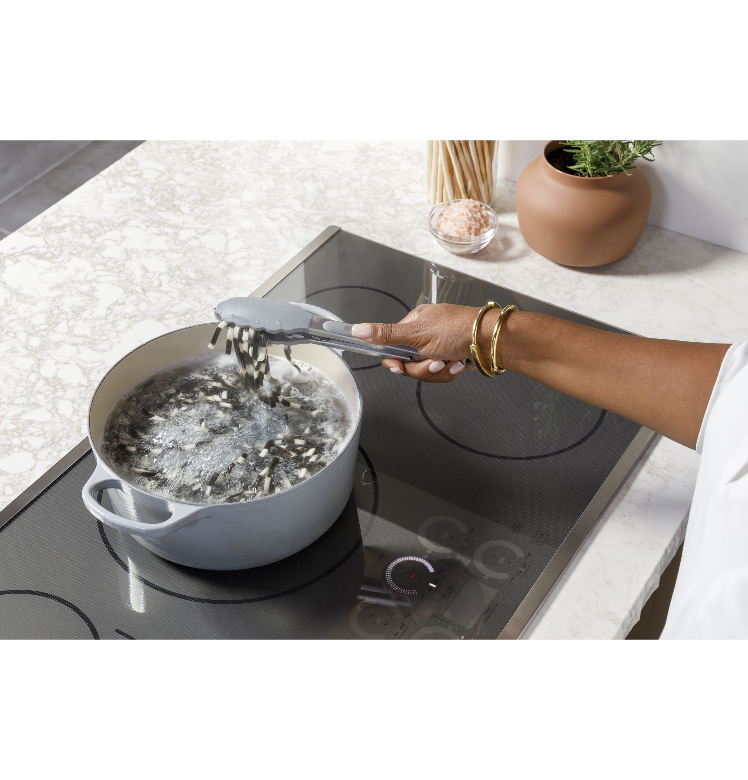 CAFÉ™ Series ENERGY STAR® 36" Built-In Touch Control Induction Cooktop view 21