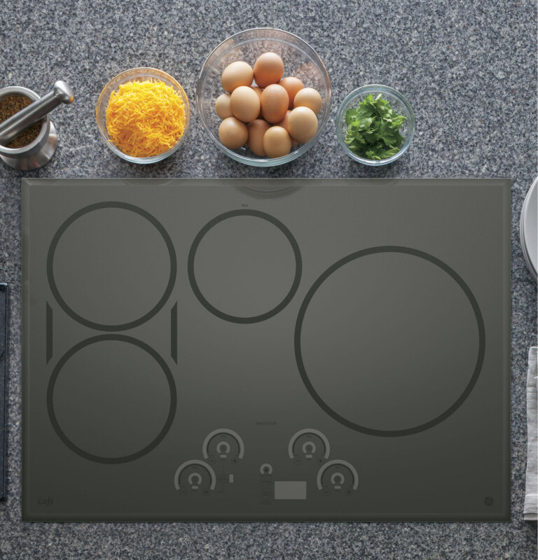 Café Series 30" Built-in Touch Control Induction Cooktop CHP9530SJSS
