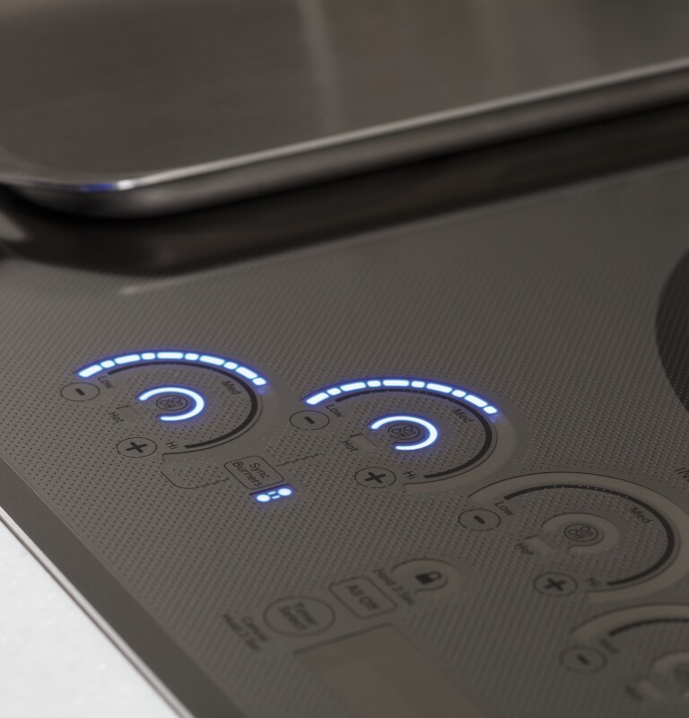 Café Series 36" Built-in Touch Control Induction Cooktop CHP9536SJSS
