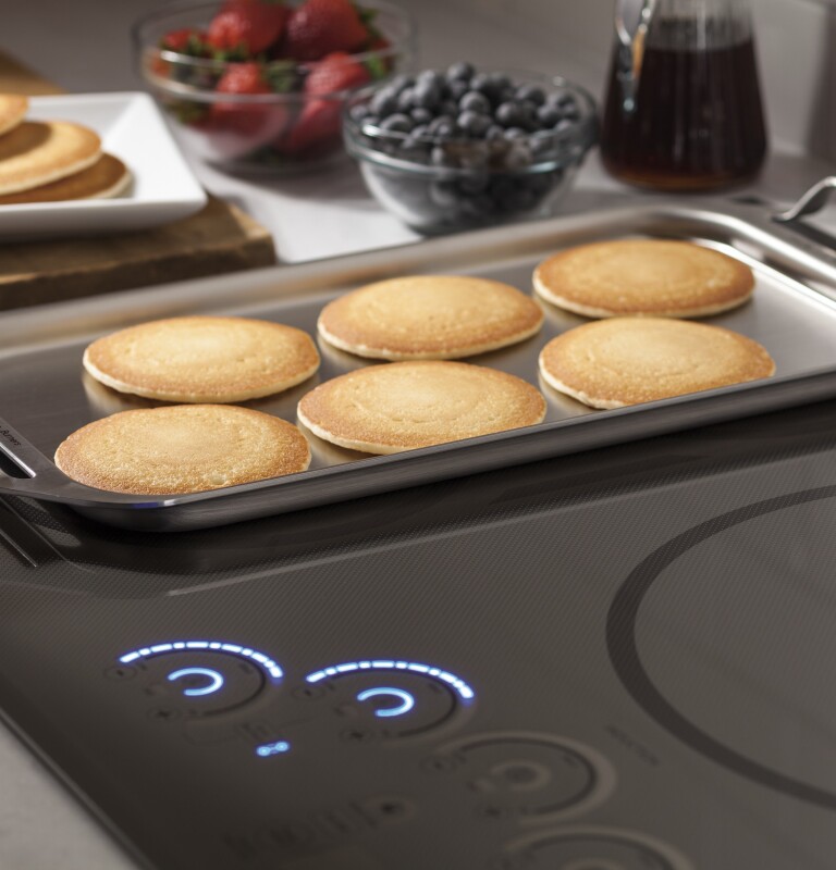 Café Series 36" Built-in Touch Control Induction Cooktop CHP9536SJSS