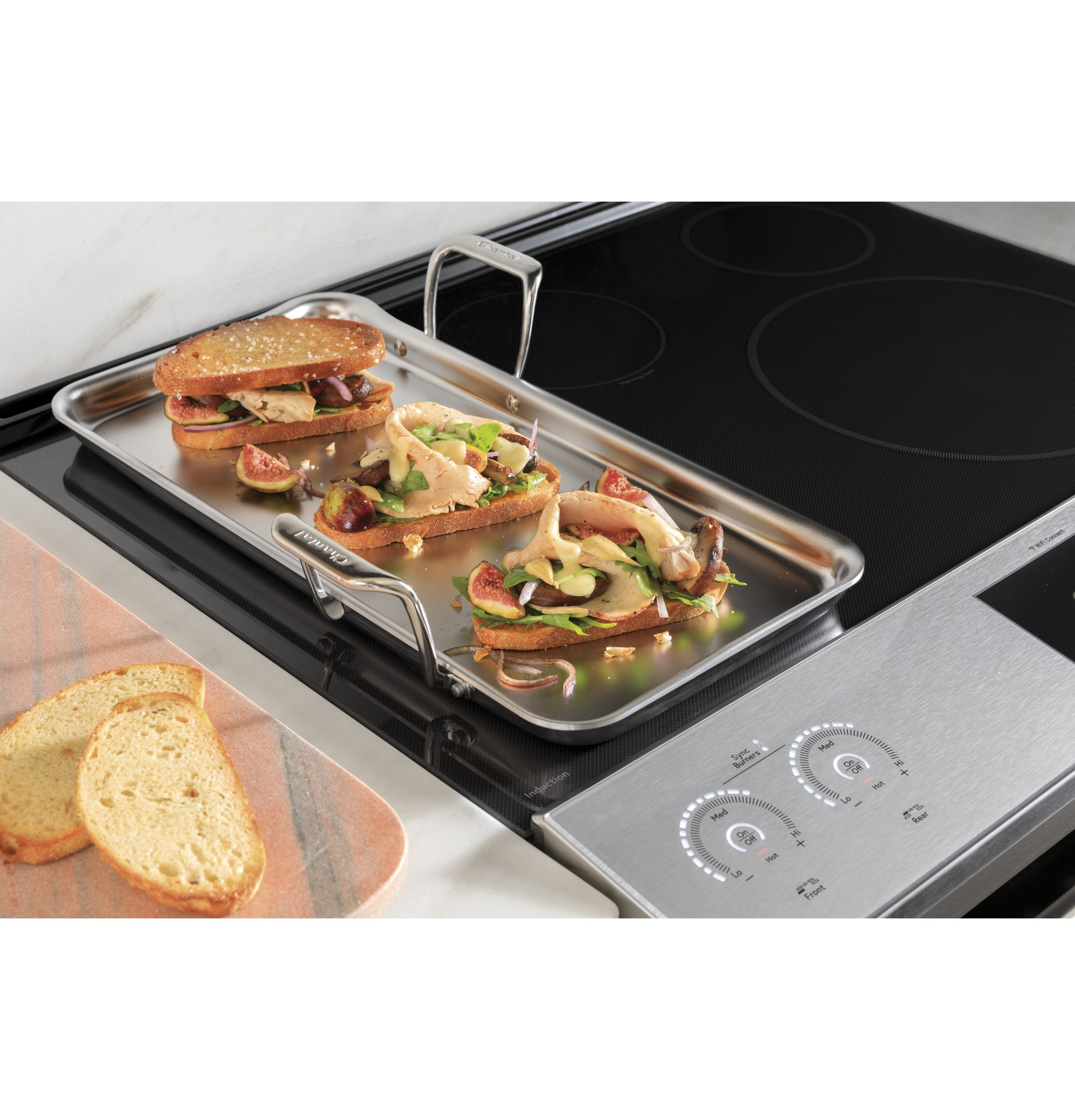 CAFÉ™ 30" Smart Slide-In, Front-Control, Induction and Convection Range with In-Oven Camera in Platinum Glass view 2