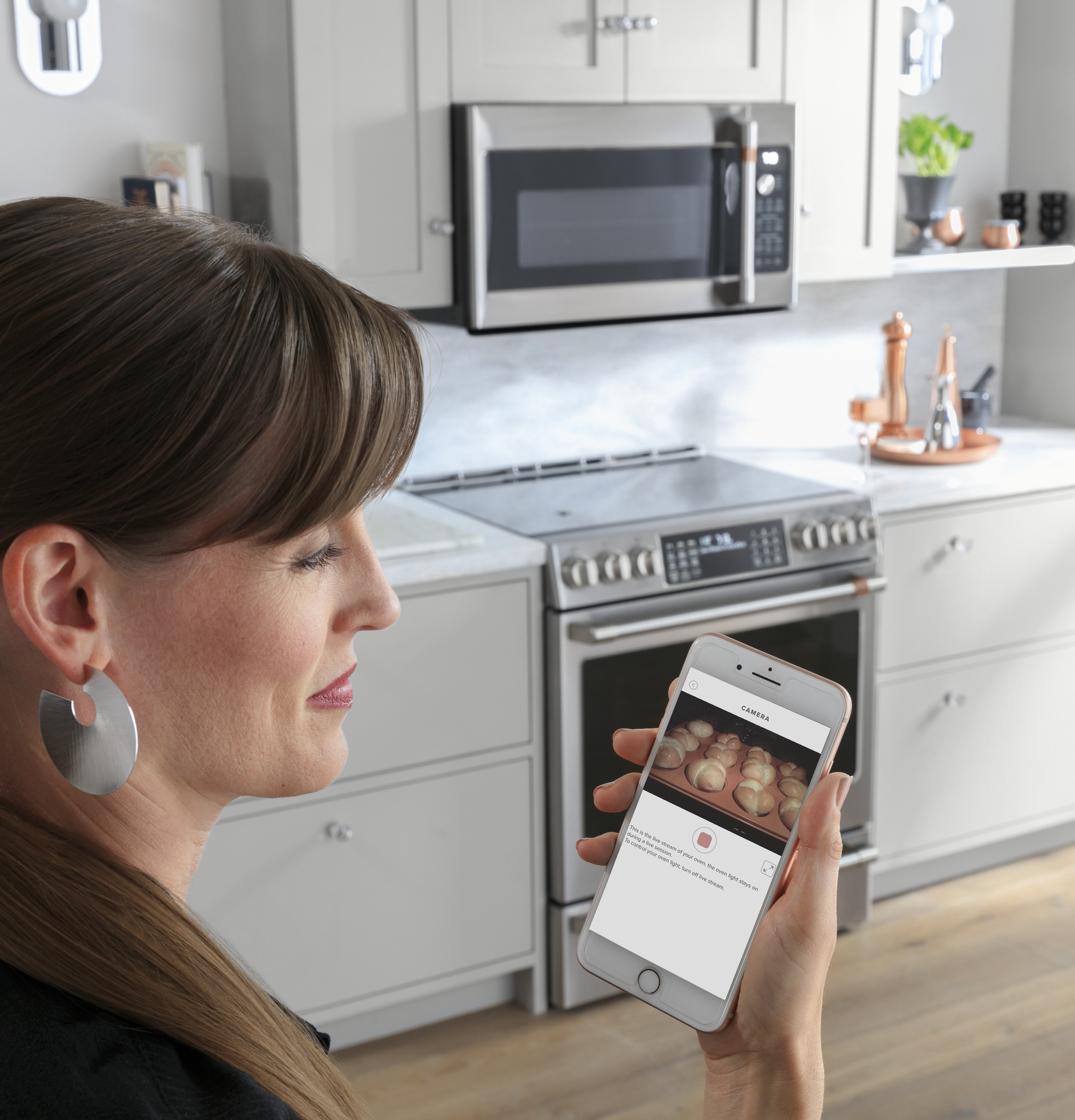 CAFÉ™ 30" Smart Slide-In, Front-Control, Induction and Convection Range with In-Oven Camera view 19
