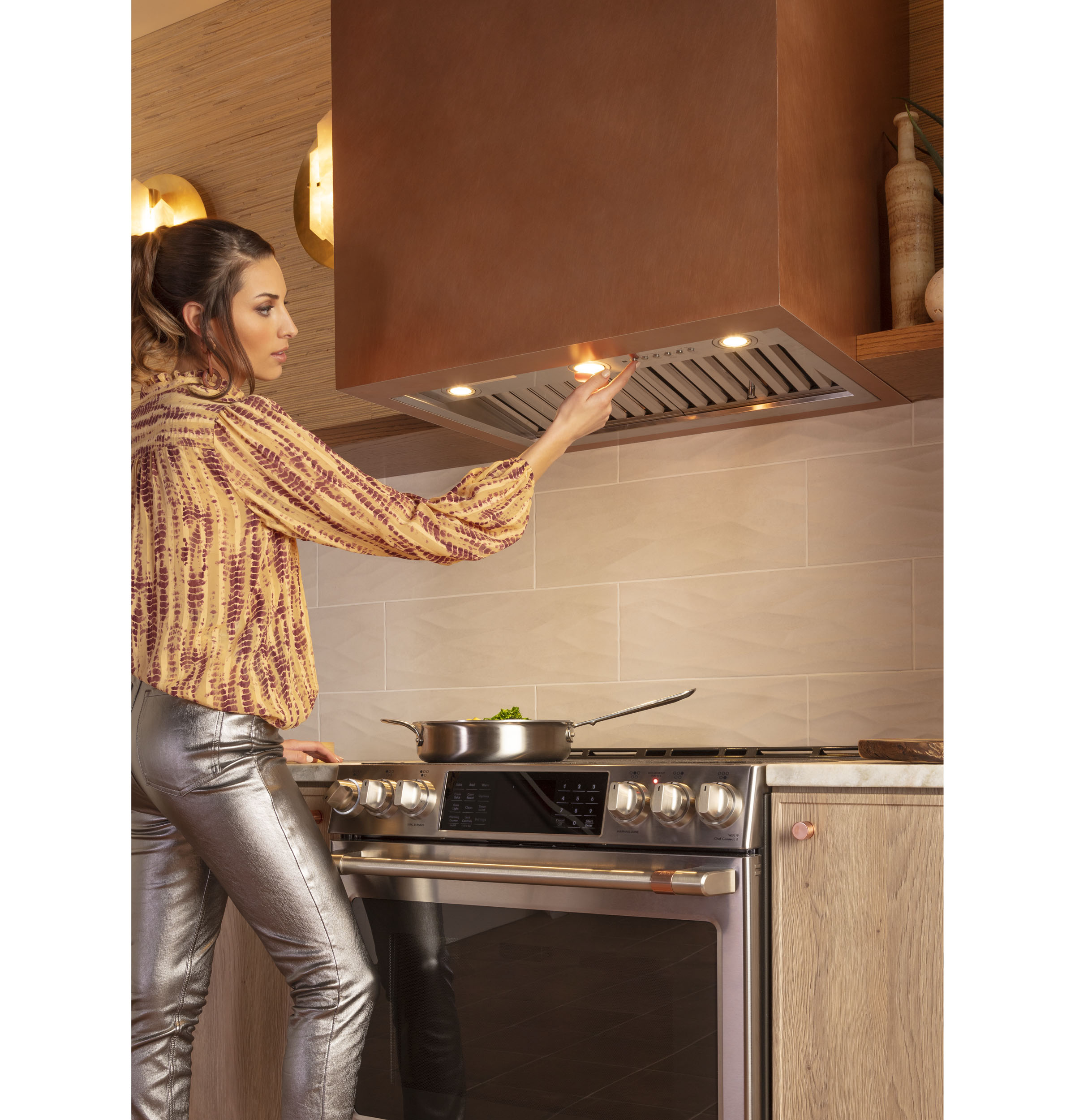 CAFÉ™ 30" Smart Slide-In, Front-Control, Induction and Convection Range with In-Oven Camera view 5