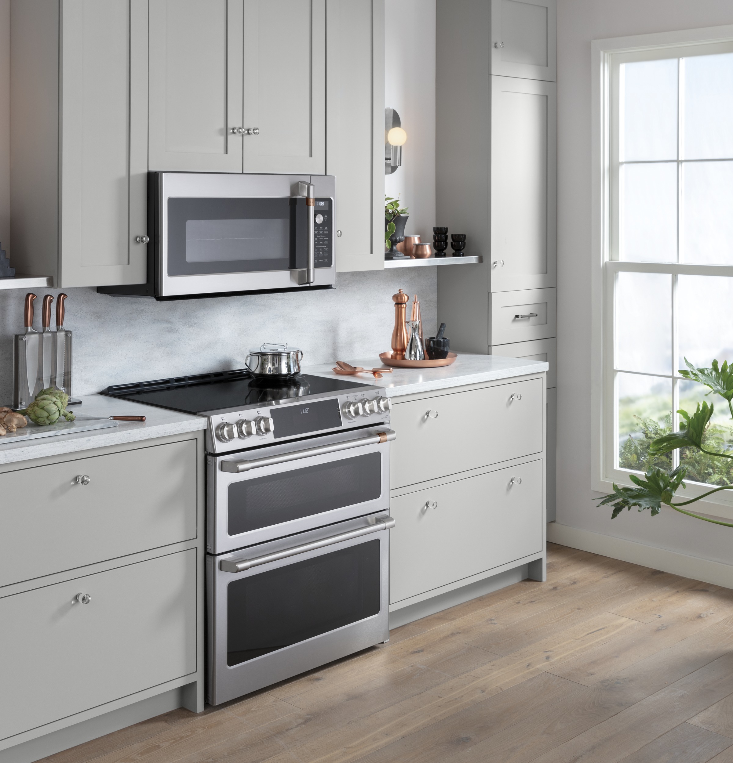 CAFÉ™ 30" Smart Slide-In, Front-Control, Induction and Convection Double-Oven Range view 29