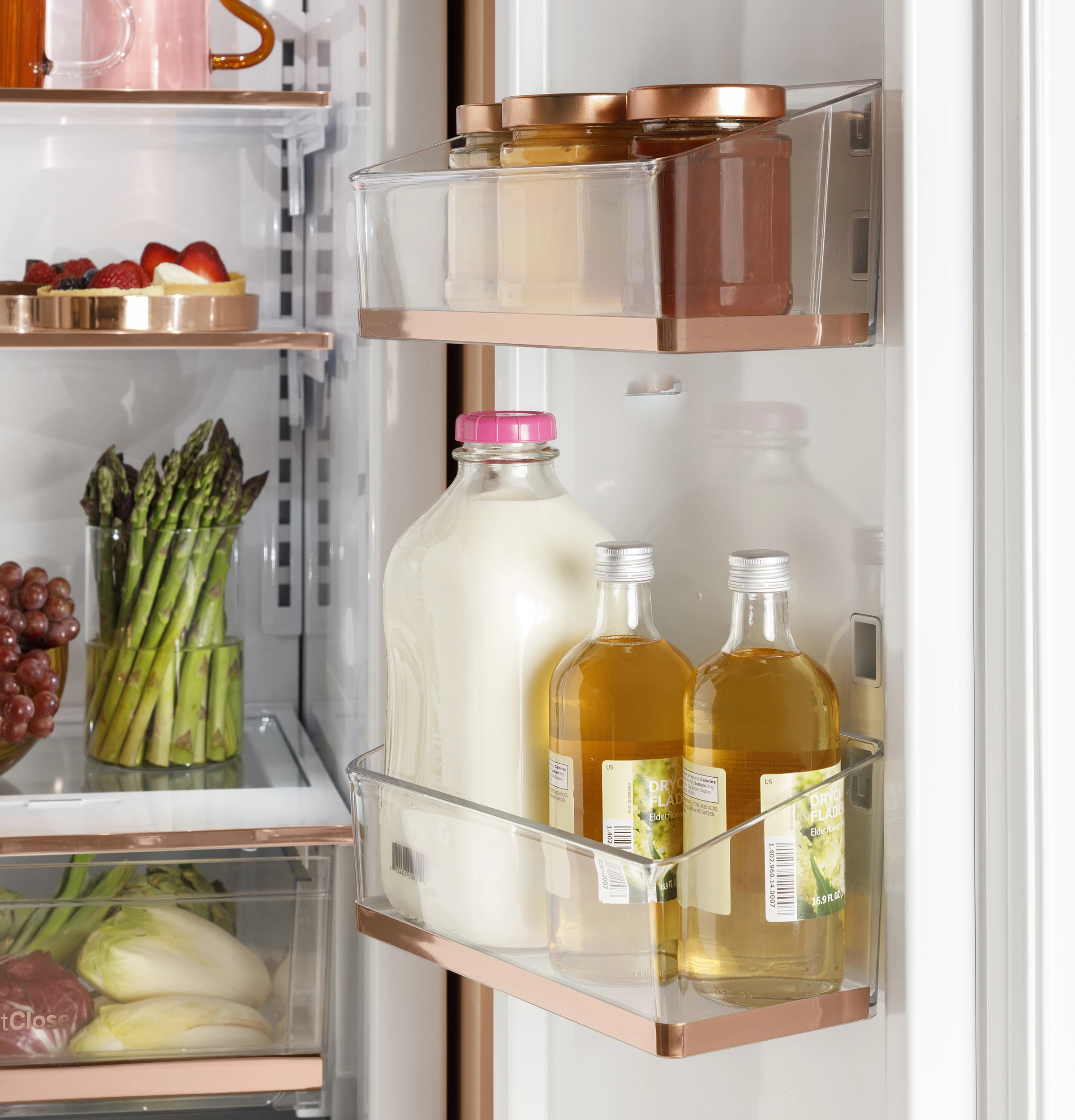 Stylish Interior with Adjustable Door Bins