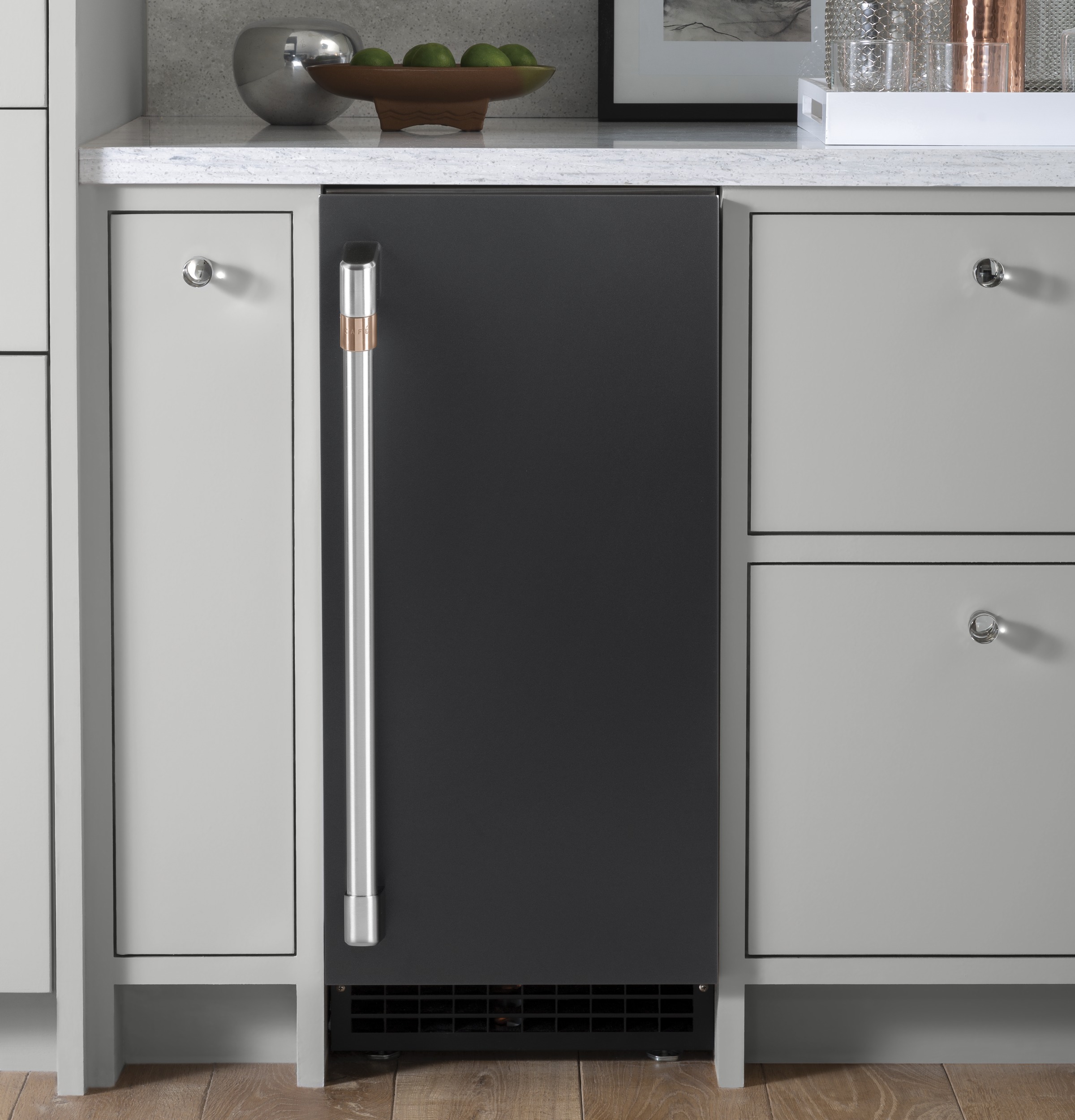 Café Ice Maker Door Kit CIP75D1