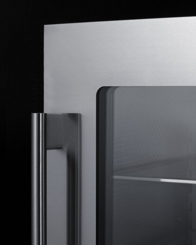 24" Wide Built-In Beverage Center CL24BV1
