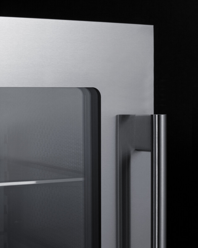 24" Wide Built-In Beverage Center CL24BV1CSSLHD