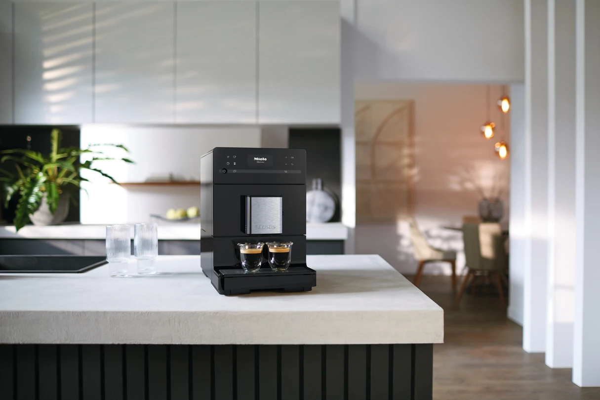 Countertop coffee machine with OneTouch for Two for the ultimate coffee enjoyment. CM5300