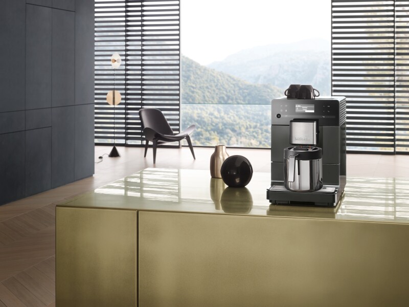 Countertop coffee machine with OneTouch for Two for the ultimate coffee enjoyment. CM5300