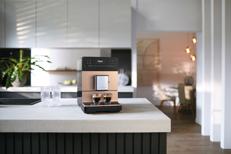 Countertop coffee machine with OneTouch for Two for the ultimate in coffee enjoyment. CM5510SILENCE