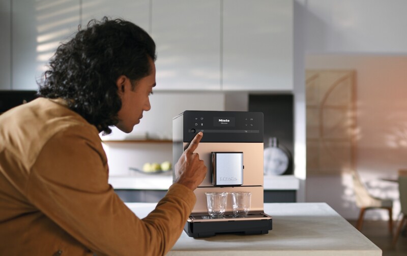 Countertop coffee machine with OneTouch for Two for the ultimate in coffee enjoyment. CM5510SILENCE