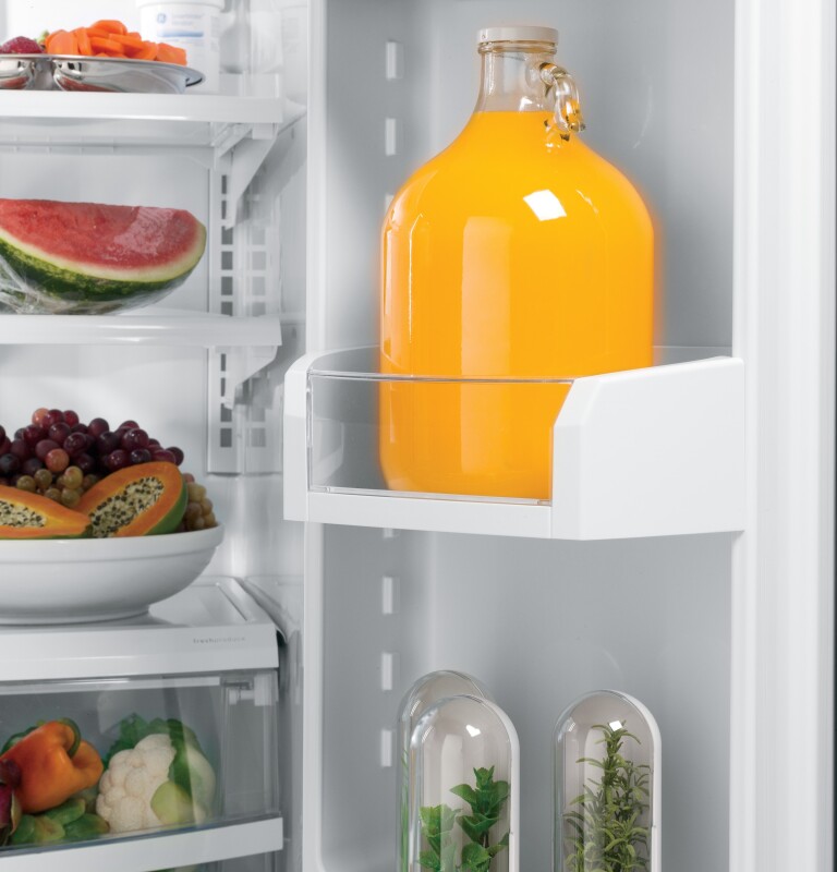 Café Series 22.7 Cu. Ft. French-door Refrigerator With Internal Dispenser CNS23SSHSS