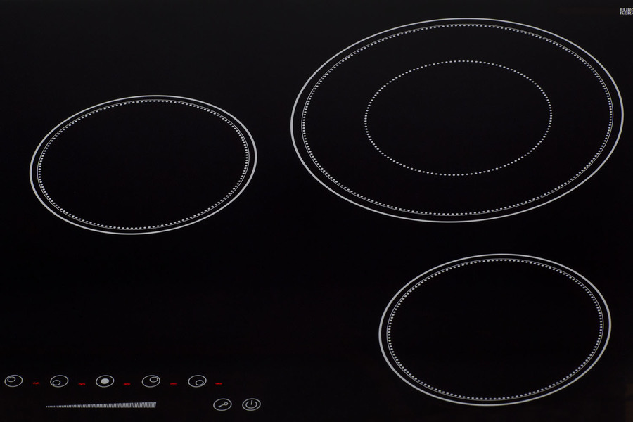 30" Wide 208-240V 5-Burner Radiant Cooktop view 6