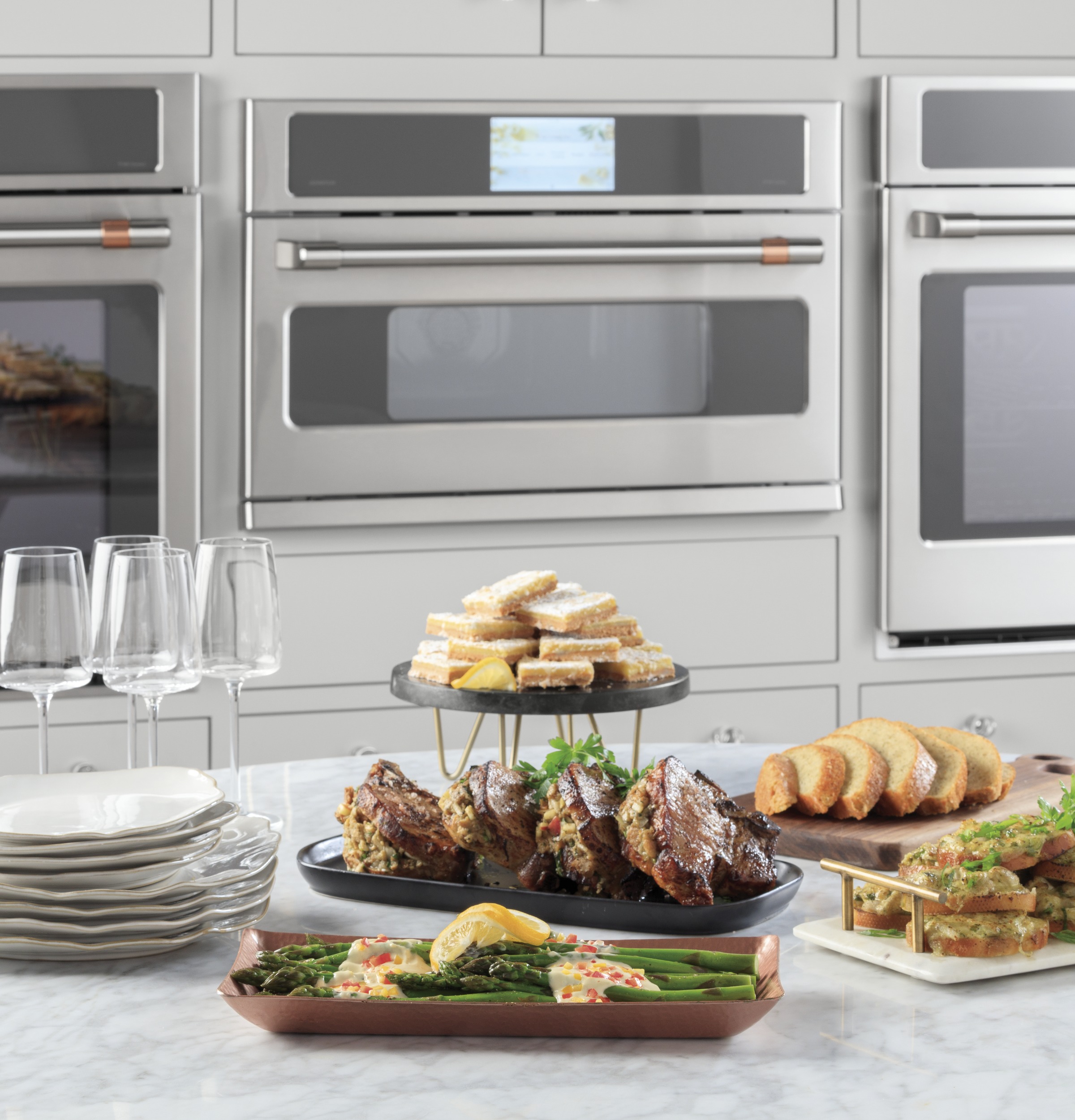CAFÉ™ 30" Custom Speed Cook Oven with 120V Advantium® Technology view 2