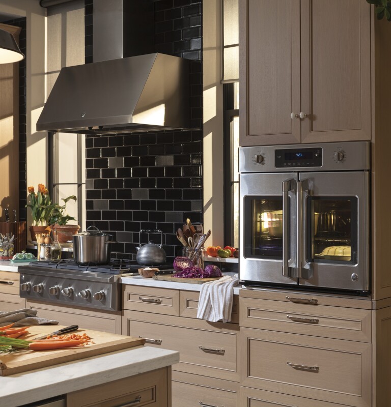 Café Series 30" Built-in French-door Single Convection Wall Oven CT9070SHSS