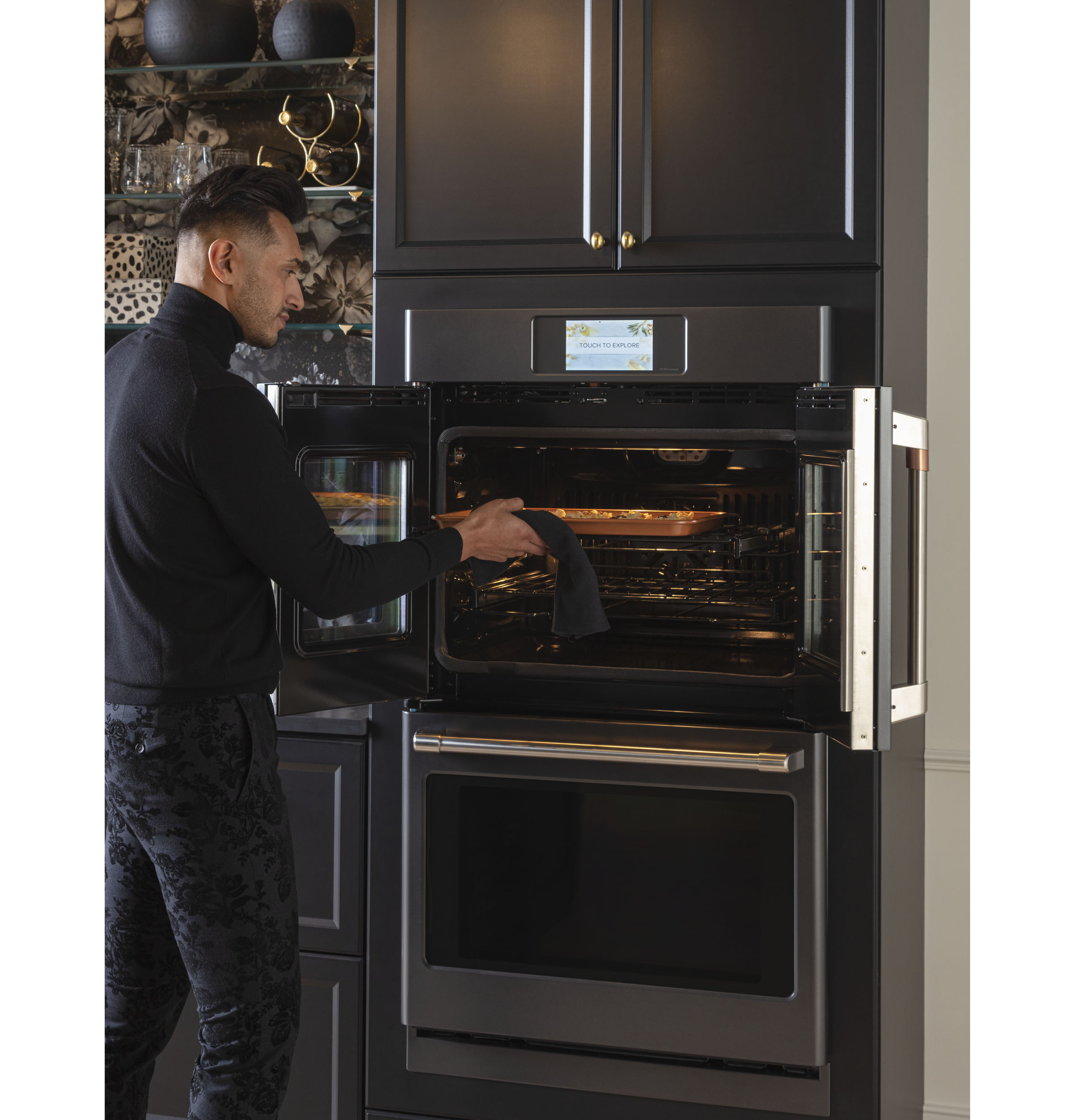CAFÉ™ Professional Series 30" Smart Built-In Convection French-Door Double Wall Oven view 8