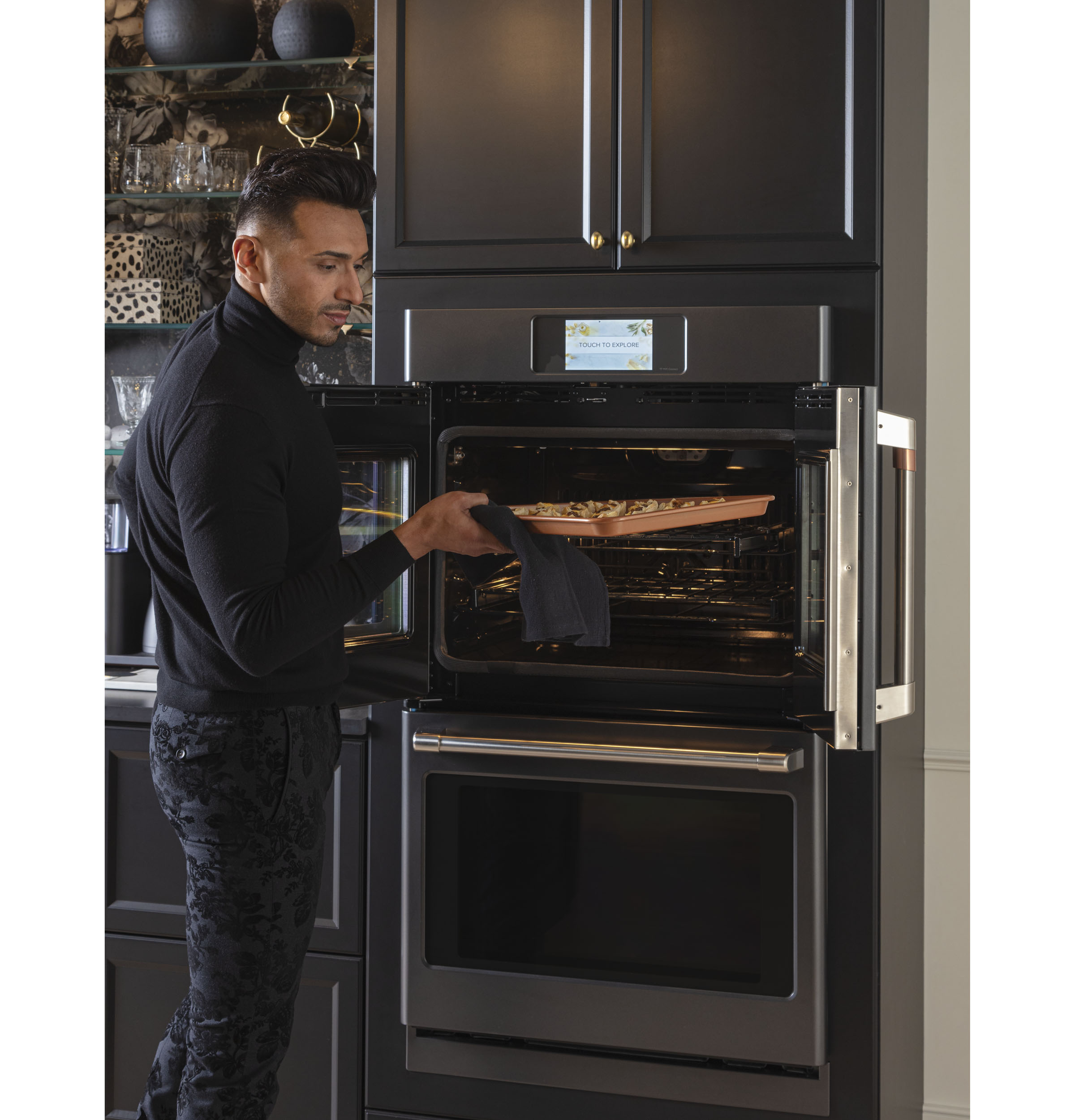 CAFÉ™ Professional Series 30" Smart Built-In Convection French-Door Double Wall Oven view 7