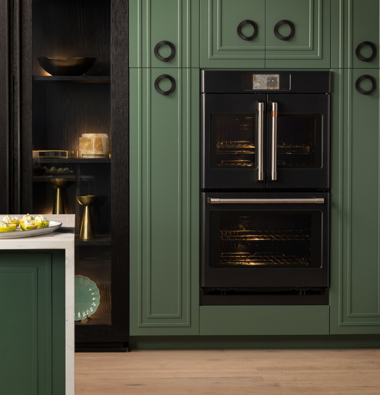 Café Professional Series 30" Smart Built-in Convection French-door Double Wall Oven CTD90FP3ZD1