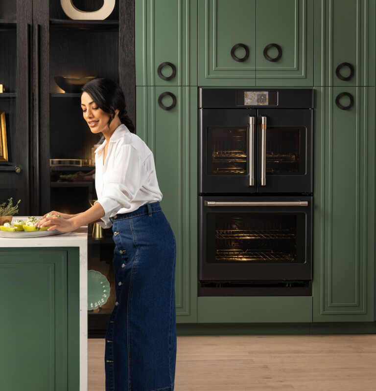 Café Professional Series 30" Smart Built-in Convection French-door Double Wall Oven CTD90FP3ZD1