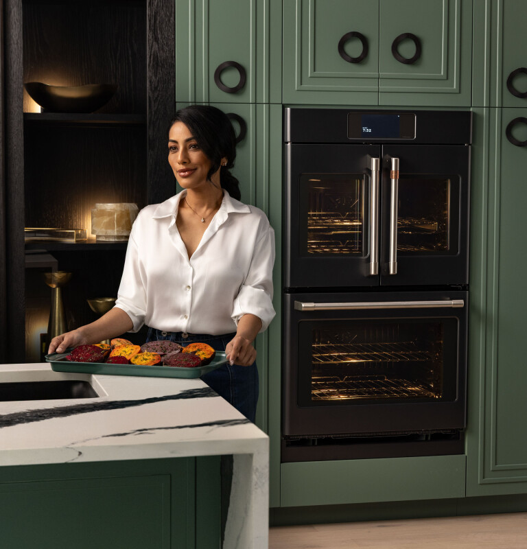 Café Professional Series 30" Smart Built-in Convection French-door Double Wall Oven CTD90FP3ZD1