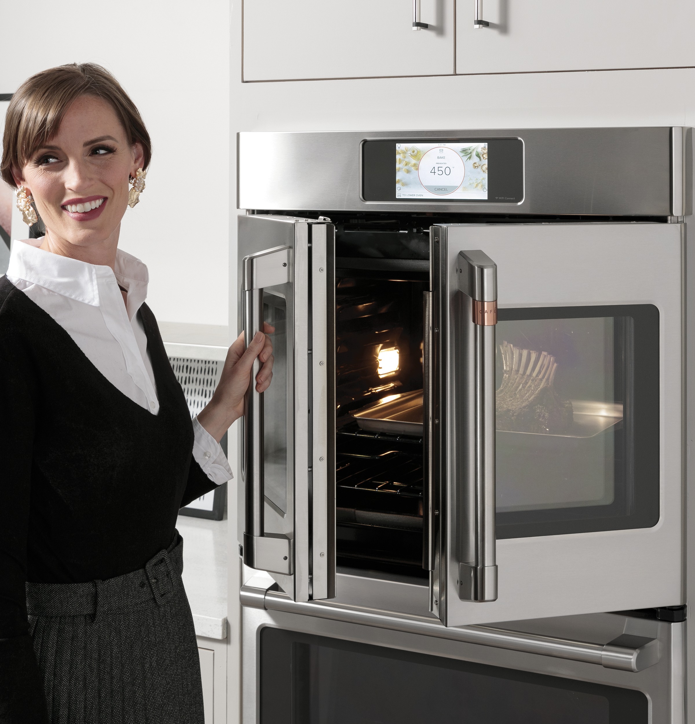CAFÉ™ Professional Series 30" Smart Built-In Convection French-Door Double Wall Oven view 18