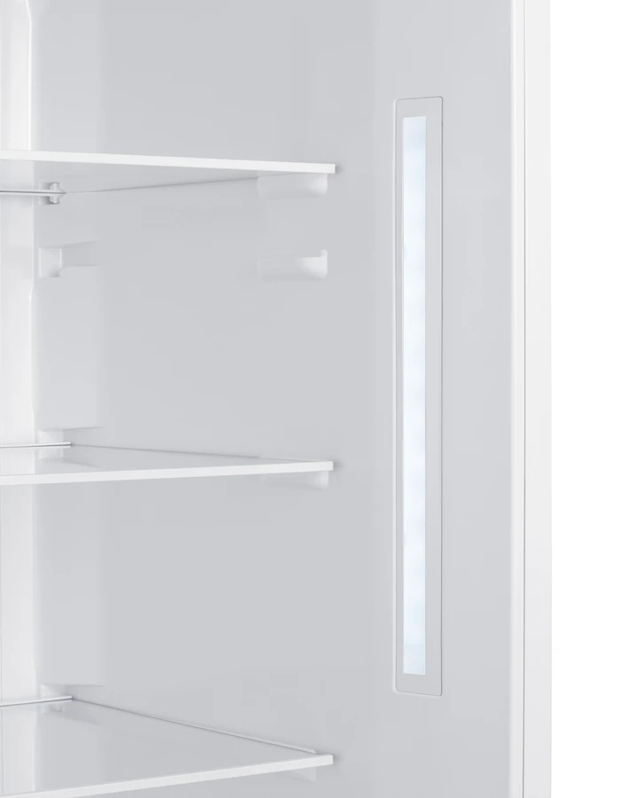 28" Wide Top-Mount Refrigerator-Freezer with Icemaker CTR151WIMLHD