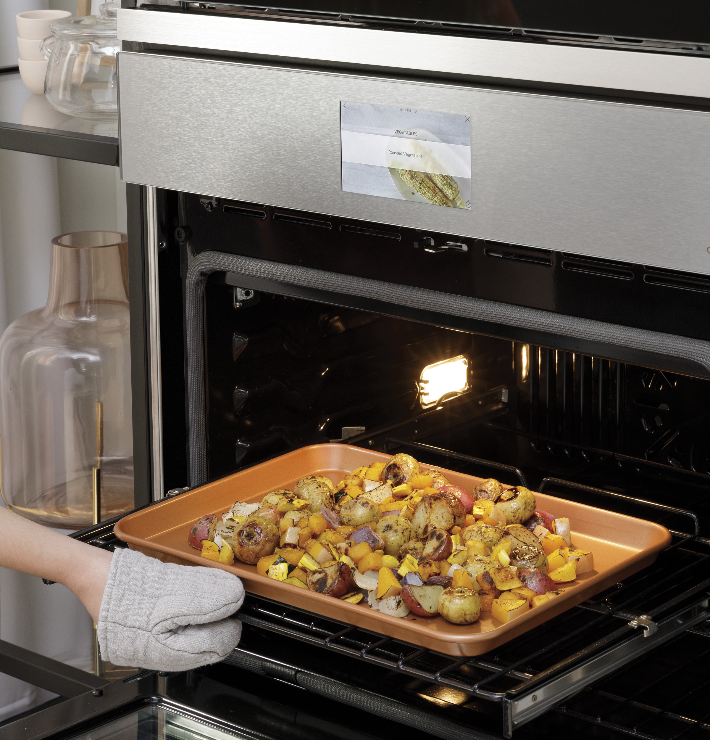 CAFÉ™ 30" Smart Single Wall Oven with Convection in Platinum Glass view 5
