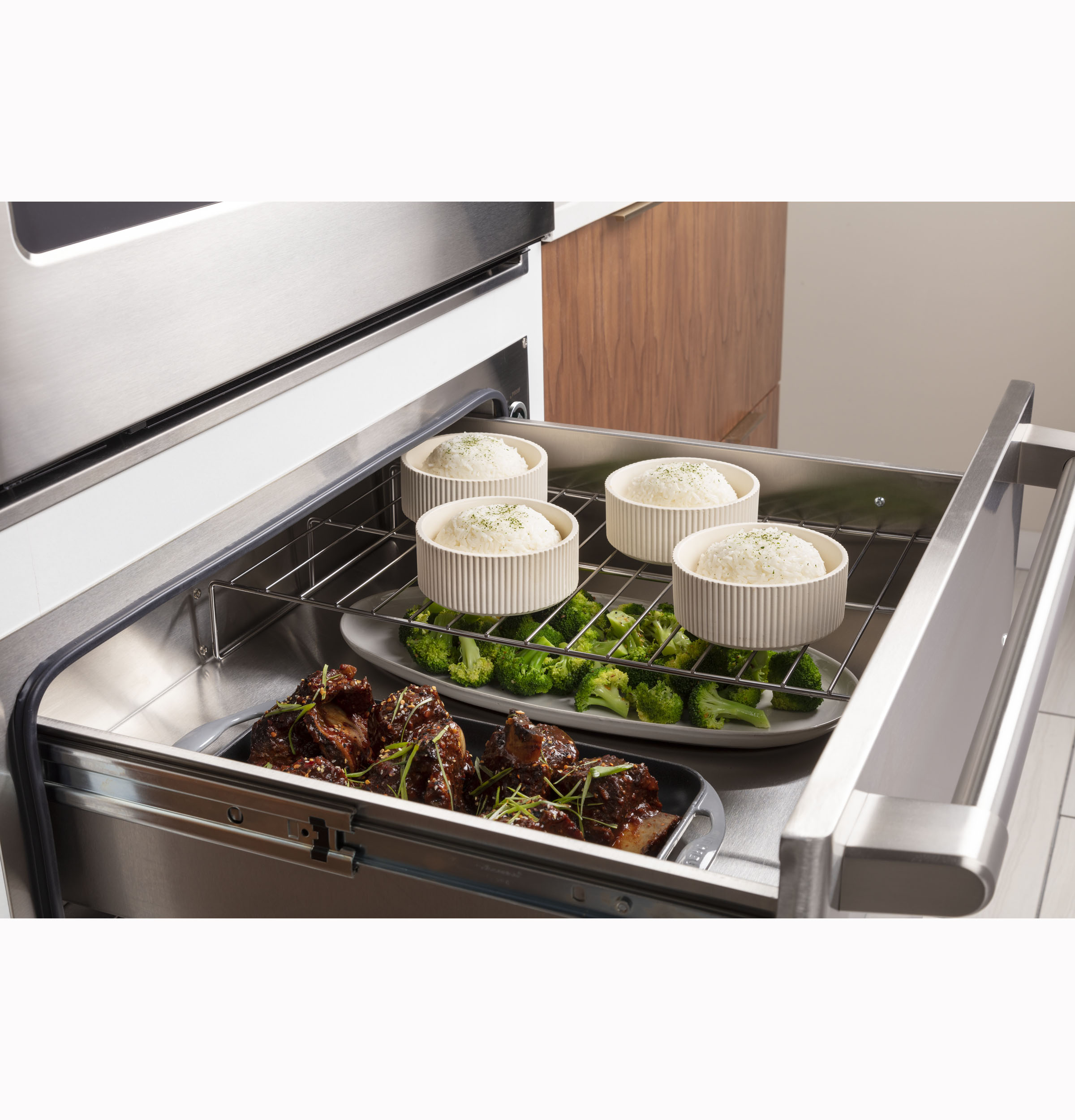 CAFÉ™ 30" Warming Drawer view 12