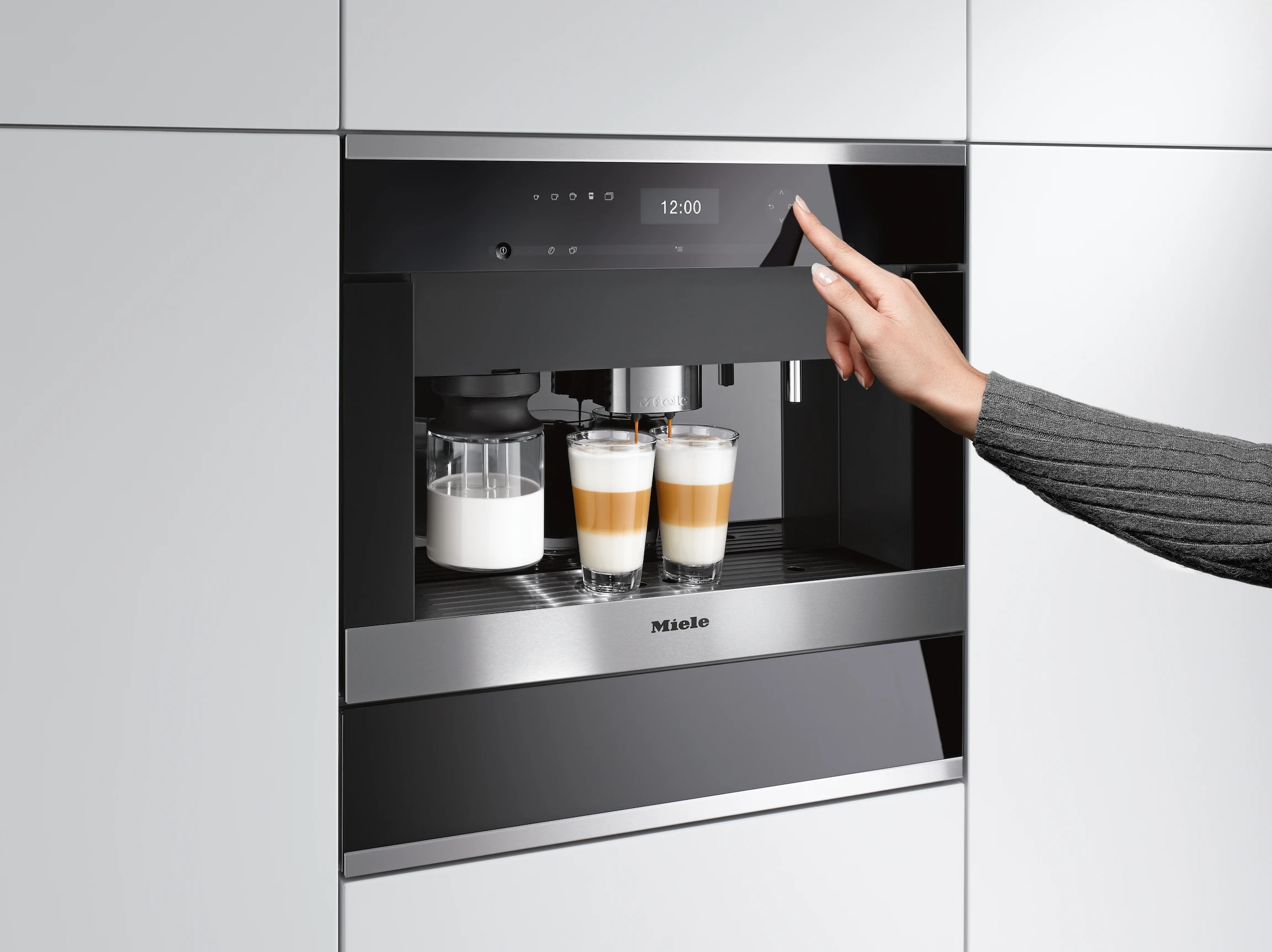 Built-in coffee machine with bean-to cup system and OneTouch CVA6401