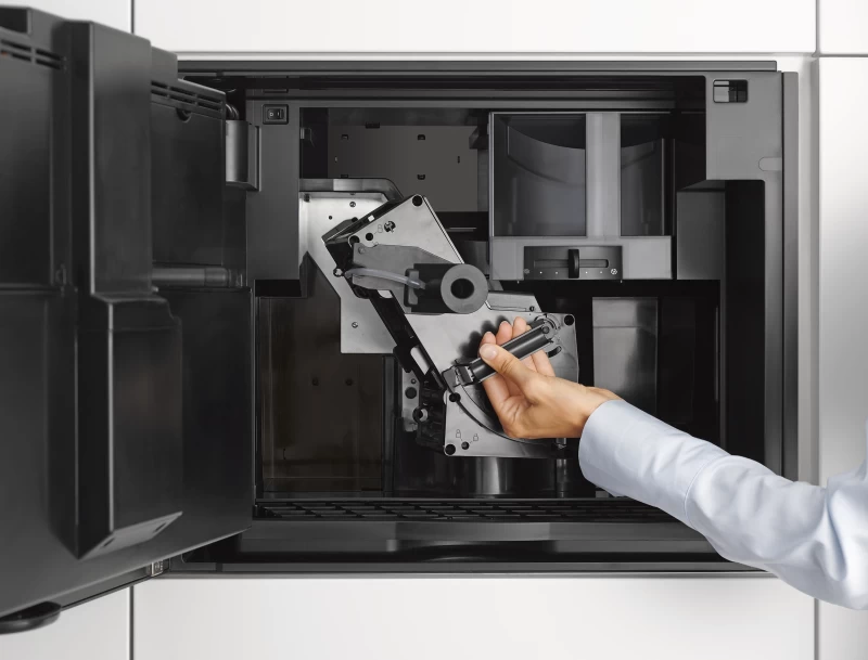 Built-in coffee machine with bean-to cup system and OneTouch CVA6401