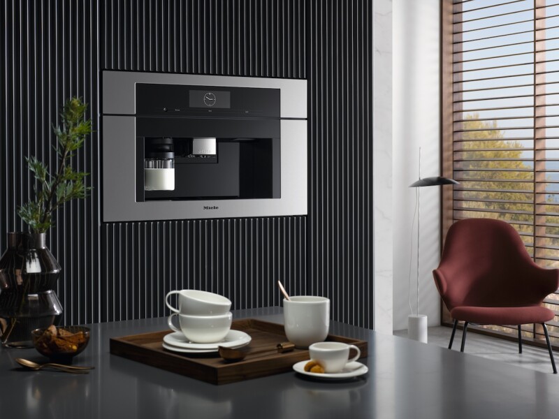 Built‑in coffee machine with DirectWater Perfectly combinable design with CoffeeSelect + AutoDescale for highest demands. CVA7775