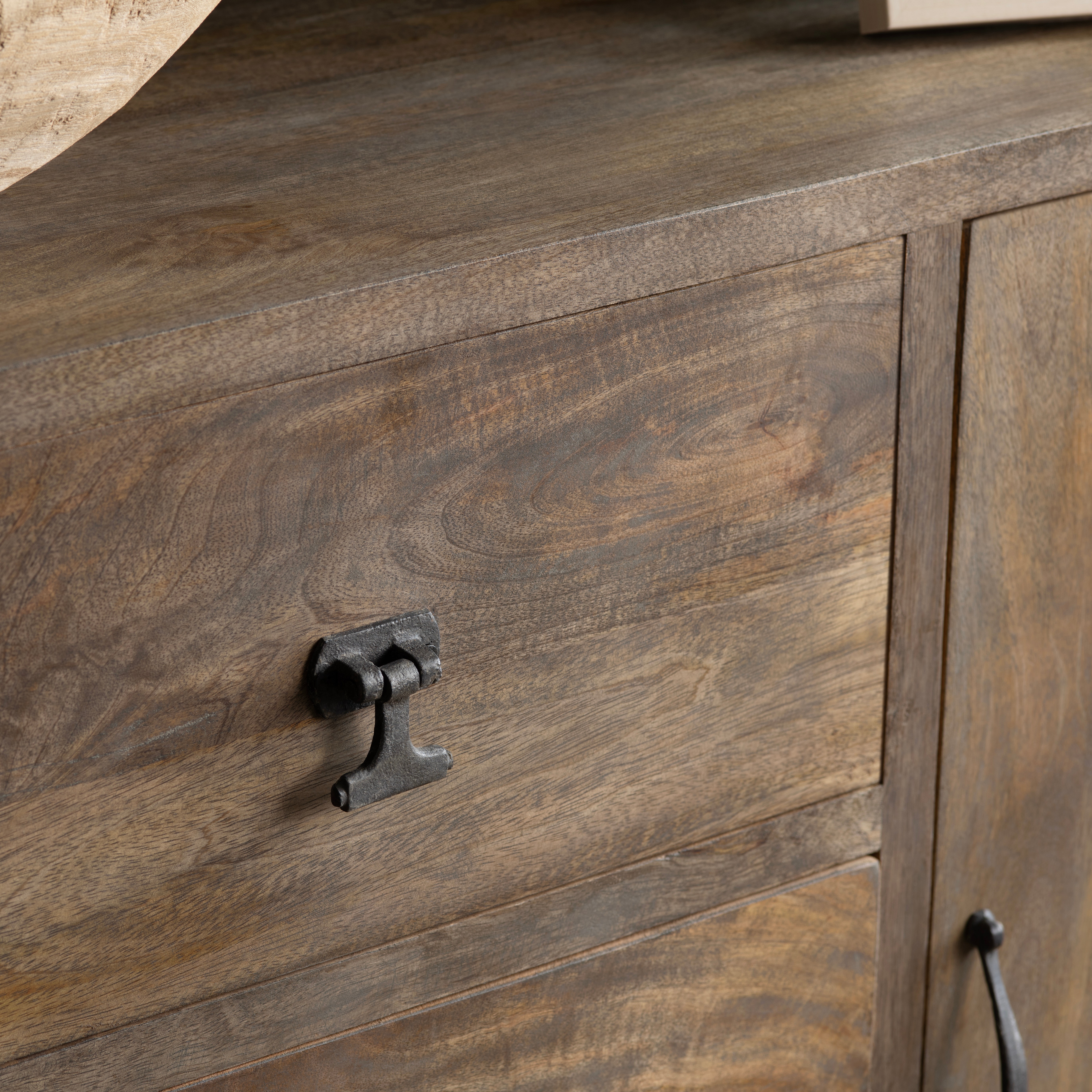 Devonshire Sideboard CVFNR552