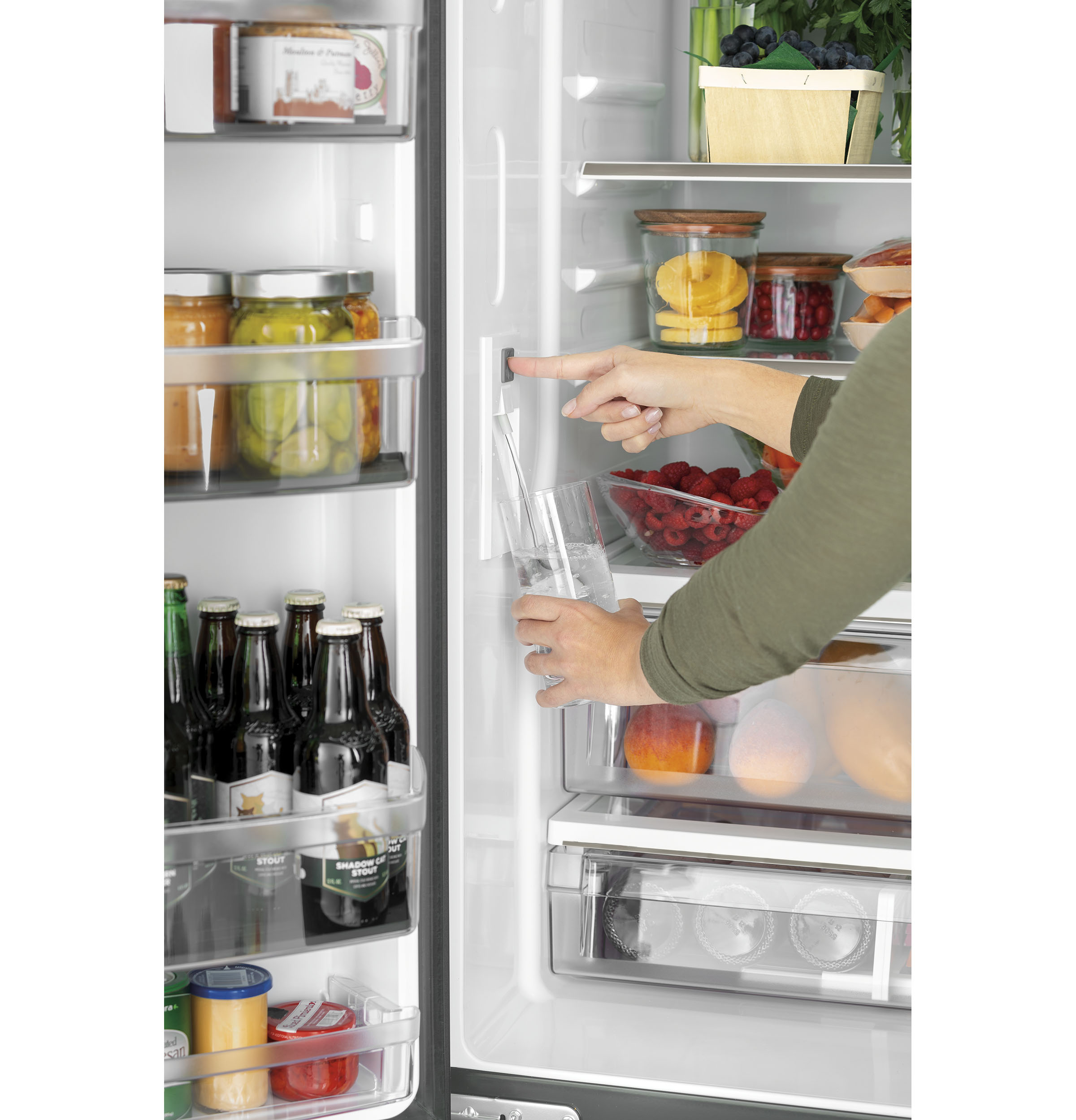 CAFÉ™ ENERGY STAR® 18.6 Cu. Ft. Counter-Depth French-Door Refrigerator view 18