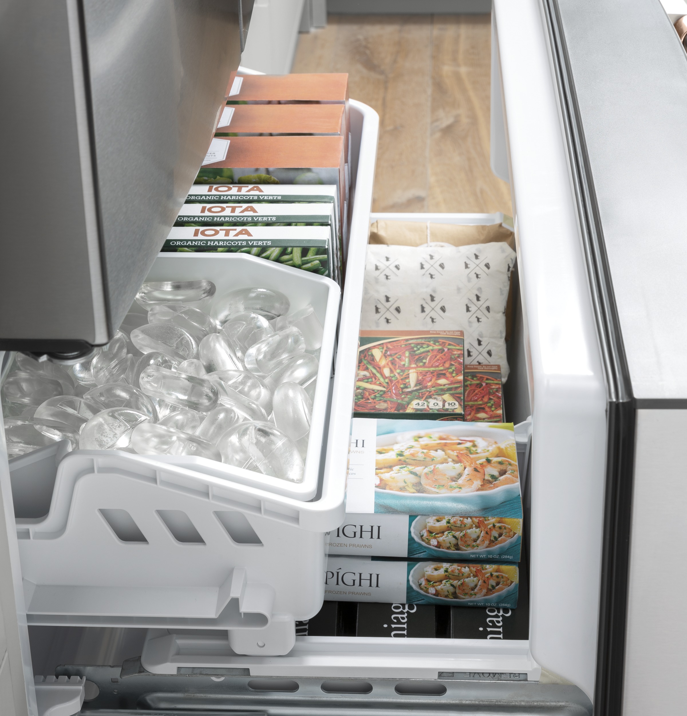 CAFÉ™ ENERGY STAR 18.6 Cu. Ft. Counter-Depth French-Door Refrigerator view 9