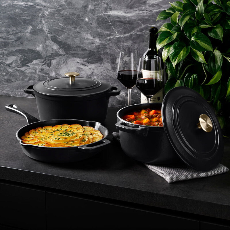 5-Piece Enameled Cast Iron Cookware Set in Black Matte CWSETSBLM5