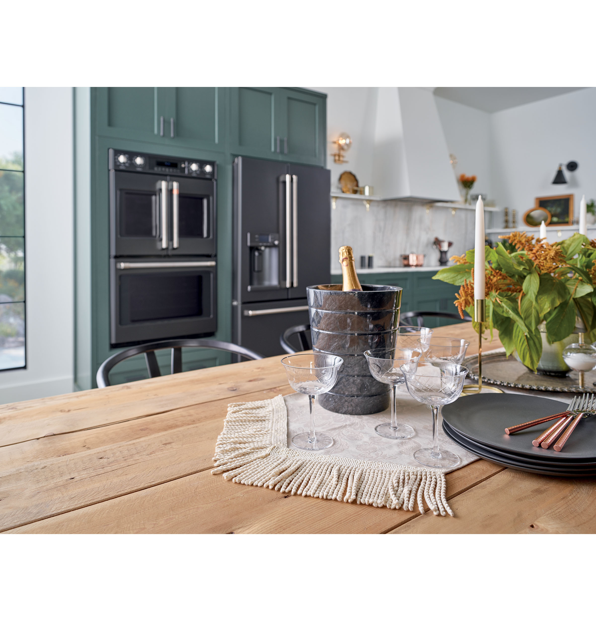 CAFÉ™ ENERGY STAR® 22.1 Cu. Ft. Smart Counter-Depth French-Door Refrigerator with Hot Water Dispenser view 6