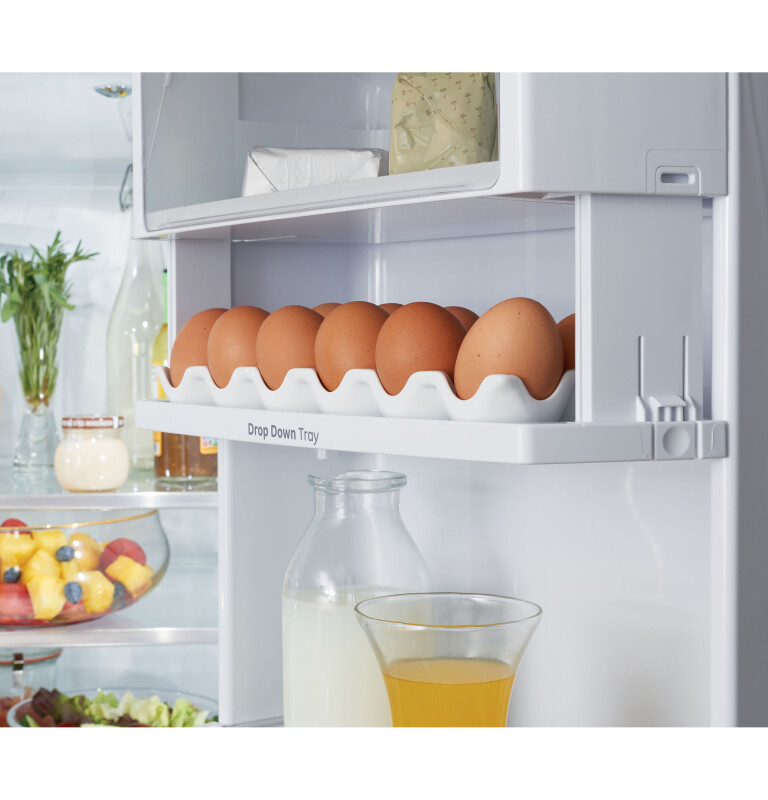 CAFÉ™ ENERGY STAR® 22.1 Cu. Ft. Smart Counter-Depth French-Door Refrigerator with Hot Water Dispenser view 22