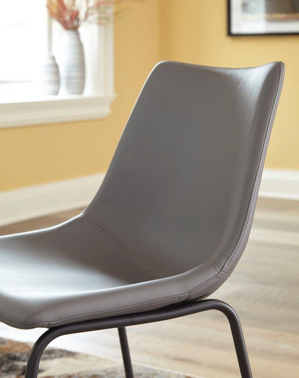 Centiar Gray Side Chair Set of 2 D37208